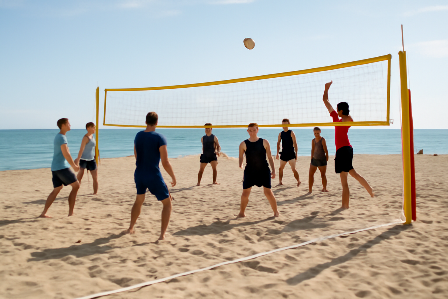 Beach-volley sur la plage de Palavas-les-Flots, ambiance sportive près de Montpellier